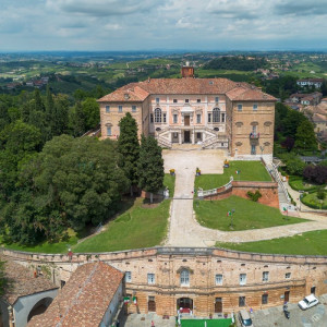 Royal Tales<br>At the Table with the Savoy<br>Govone, Pollenzo and the Wines of Piedmont