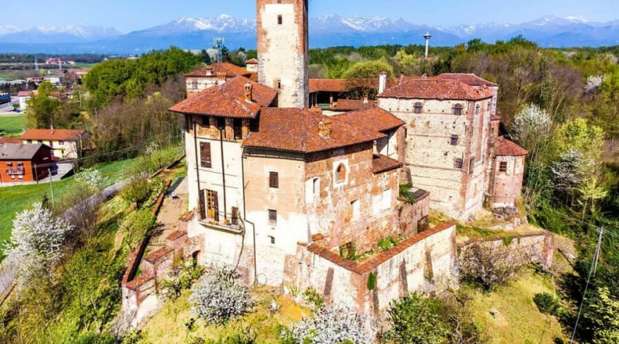 castello-di-massazza-biella-1072x800.jpg