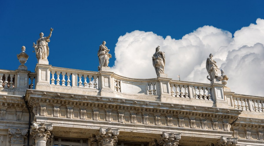 shutterstock1049417054palazzo-madamalow.jpg