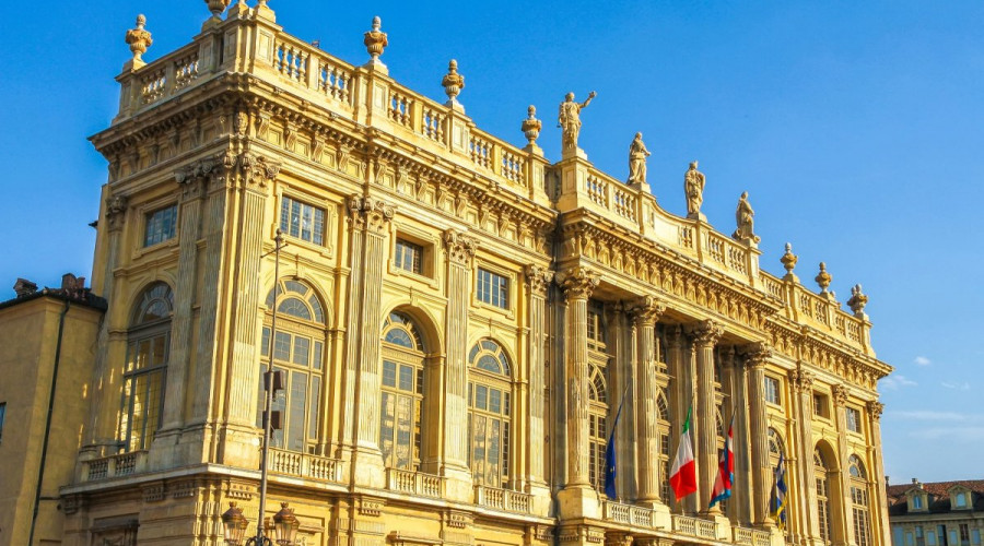 shutterstock1195608058palazzo-madamalow-6004.jpg