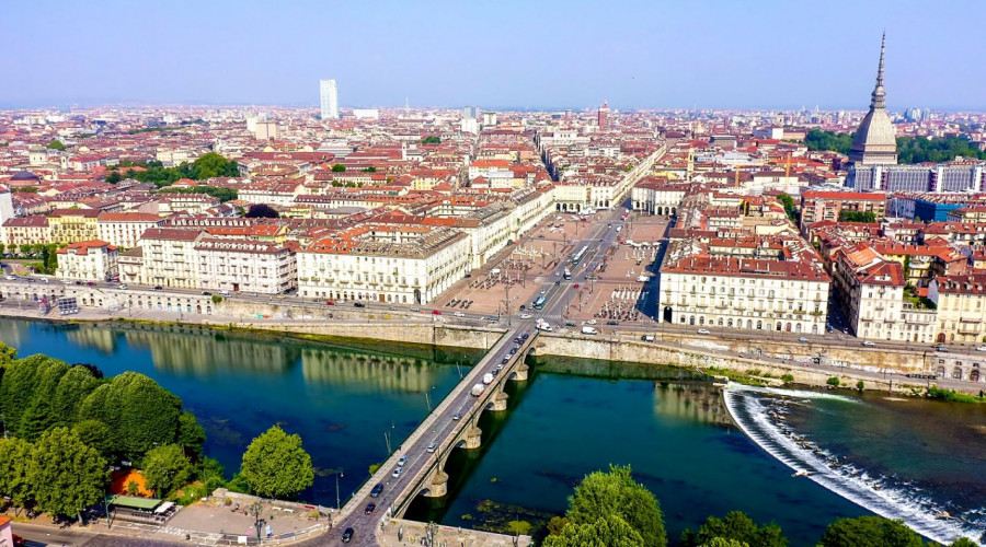 shutterstock1669216402piazza-vittoriolow-5770.jpg