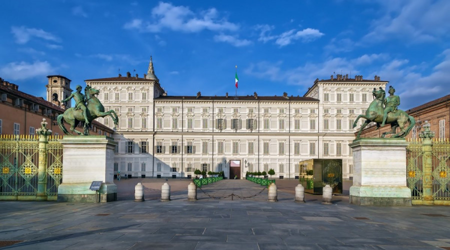 shutterstock2537059493palazzo-realelow.jpg