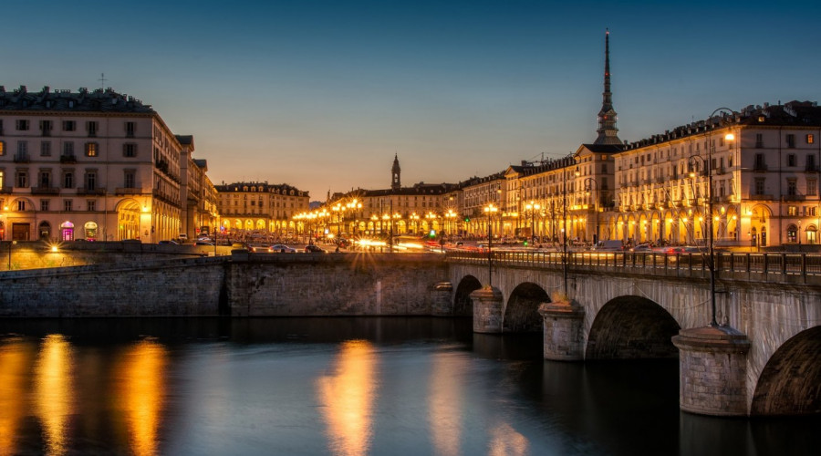 shutterstock750384973piazza-vittoriolow.jpg