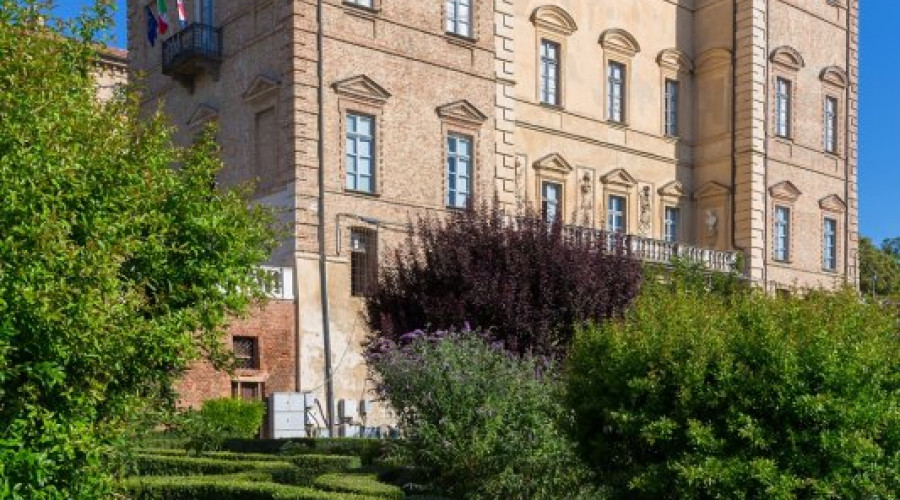 shutterstock796375255castello-govonelow.jpg