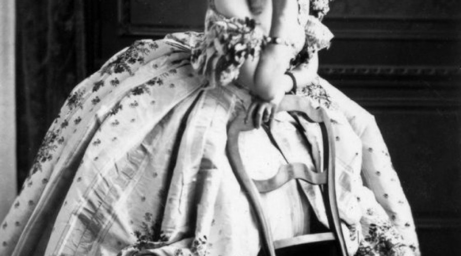 1857-comtesse-de-castiglionmed.jpeg