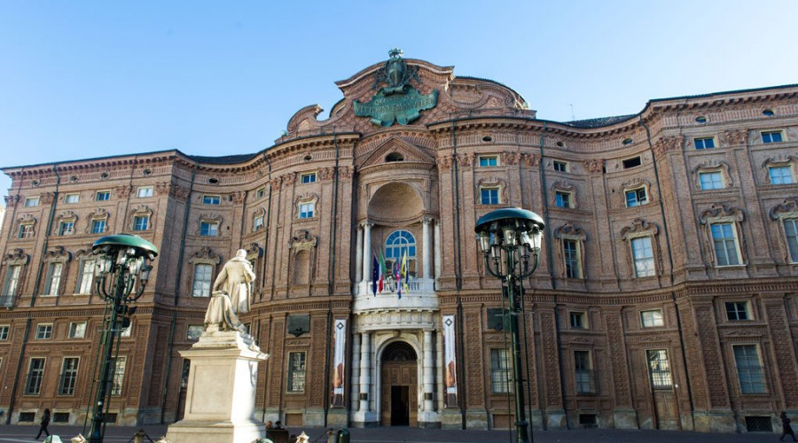 4370-somewheretour-torino-city-tour-palazzo-carignano-facciata.jpg