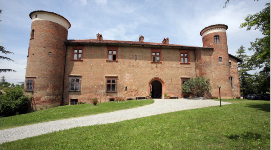 castello-le-4-torri-arignano-1.png