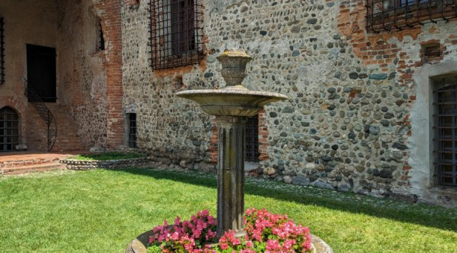 castellodimoncrivello15-wikimedia.jpg