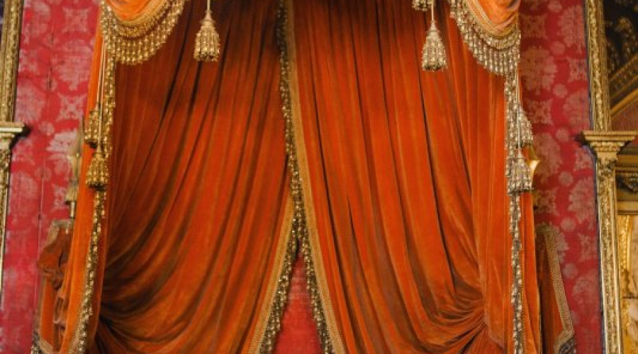 Sala del trono a Palazzo Reale di Torino con guida esperta