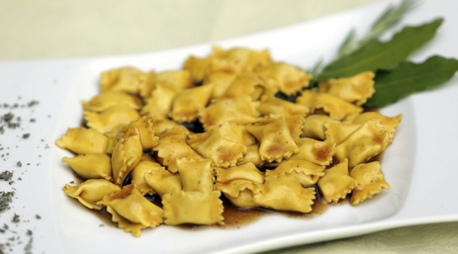 ravioli-del-plin-al-sugo-darrosto.jpg