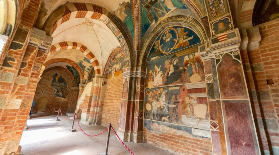 shutterstock1671184324-vezzolano.jpg