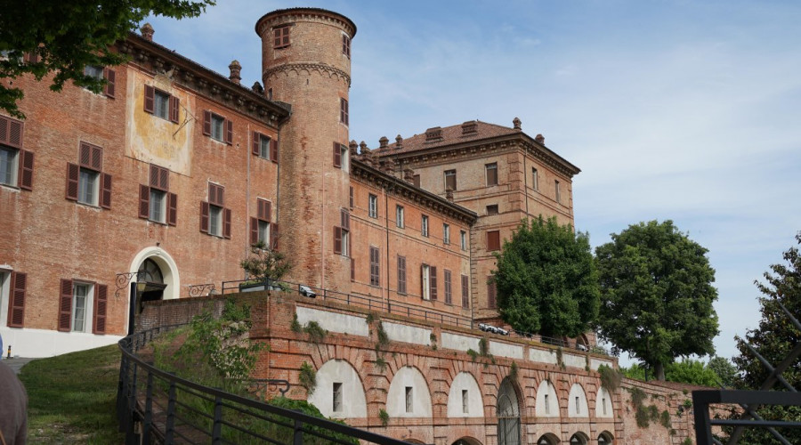 shutterstock2772435099castello-moncalieri-6668.jpg