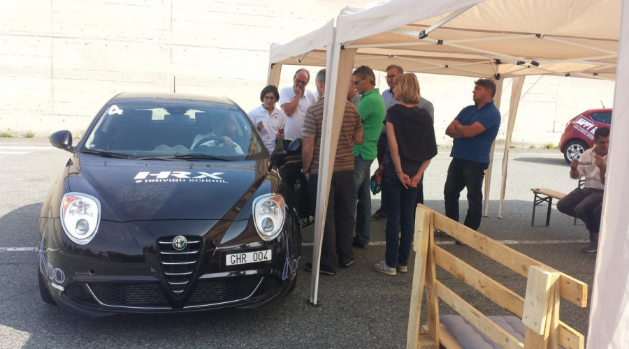 somewhere-tour-aziende-drivingexperience-11.jpg