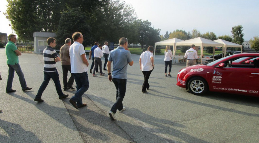 somewhere-tour-aziende-drivingexperience-12.jpg