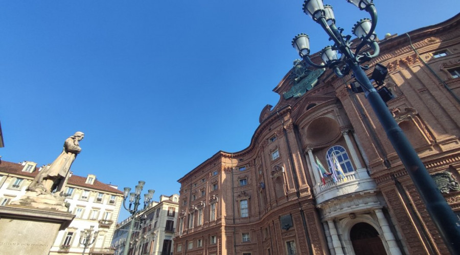 somewheretour-torino-city-tour-con-degustazioni-palazzo-carignano.jpg