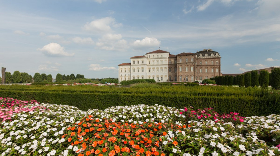 somewheretour-torino-reggia-di-venaria-giardini-fioriti.jpg