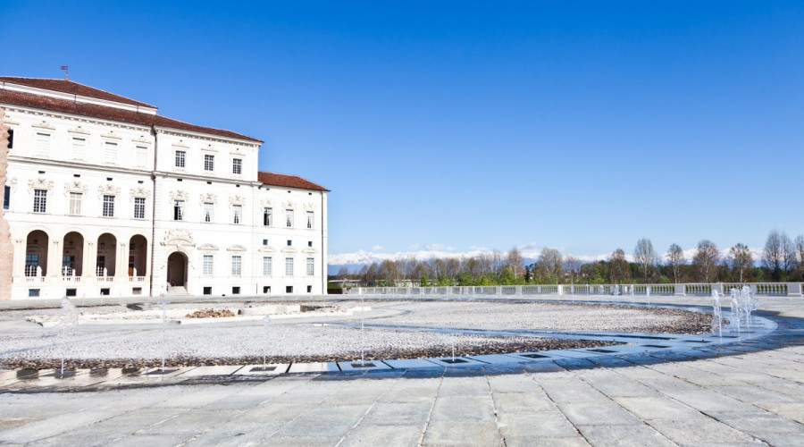 somewheretour-torino-reggia-di-venaria-piazzale.jpg