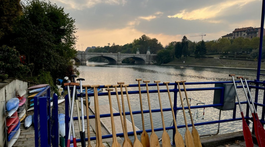 torino-canoa-somewheretour-torino-dal-fiume.jpg