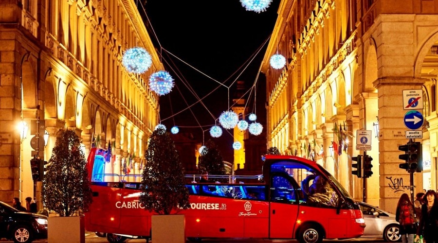 Tour Luci d'Artista di Torino a bordo di bus cabrio