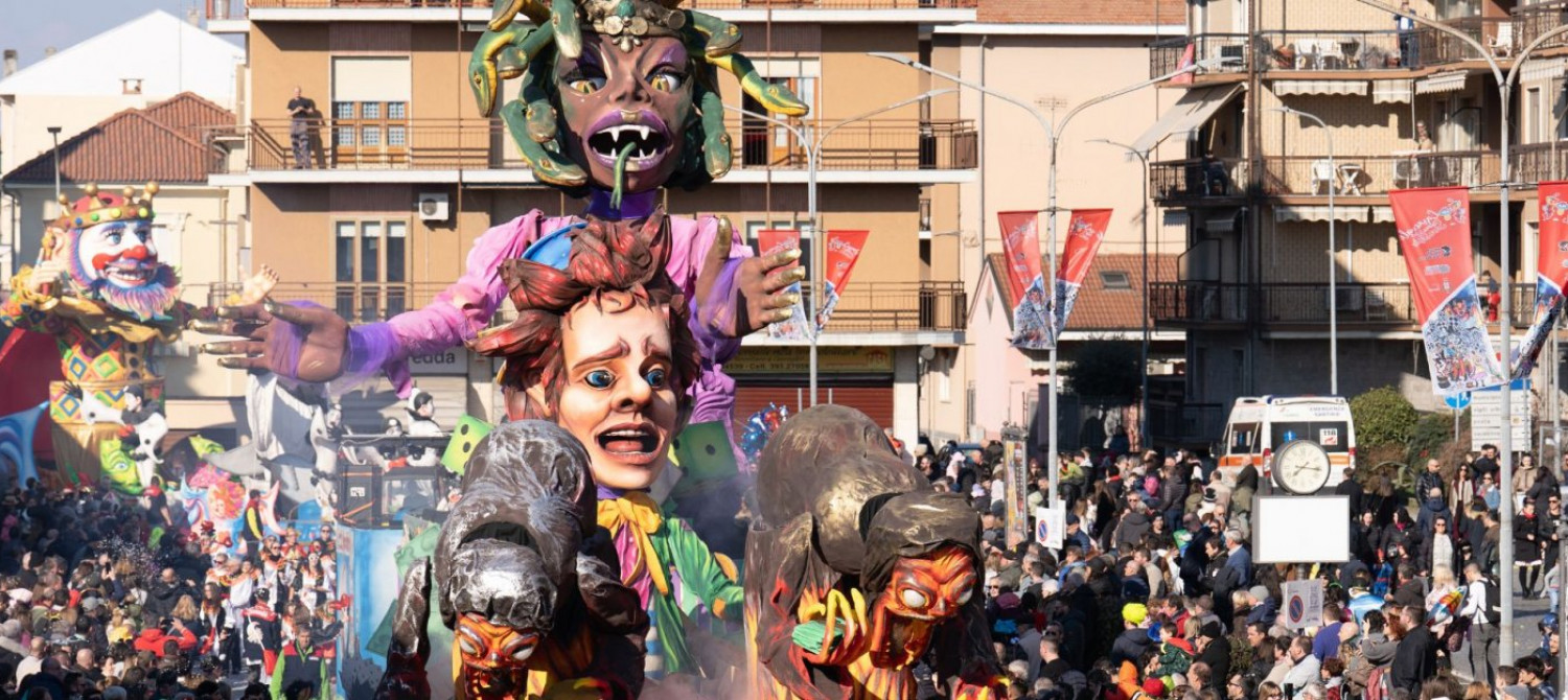 CARNEVALE DI SANTHIA'<br>la Storia si maschera e la Festa inizia!</br>
