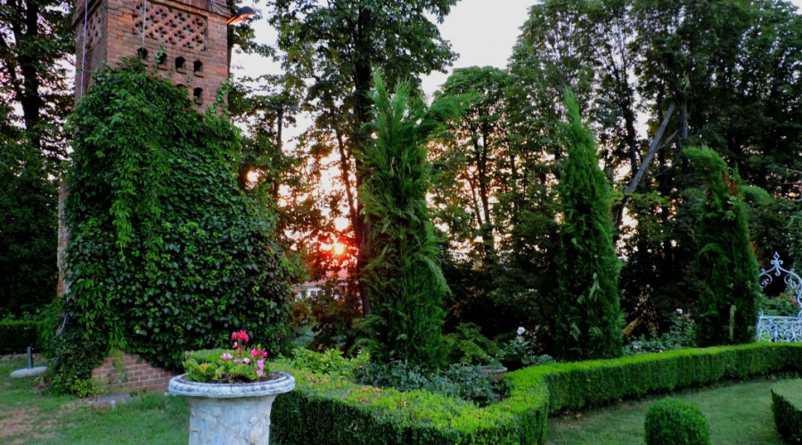 angolo-giardino-tramonto-orizzontale.jpg